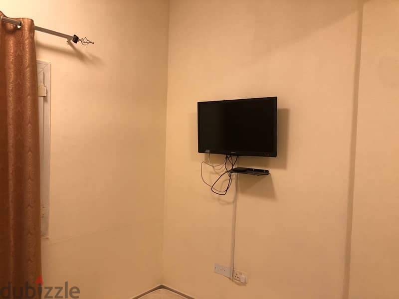 غرفه وحمام ومطبخ  مفروشه الخوض شارع مزون / Room for rent 3