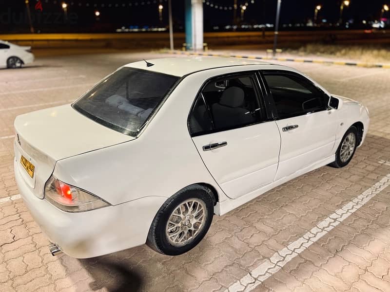 Mitsubishi Lancer 2005 4