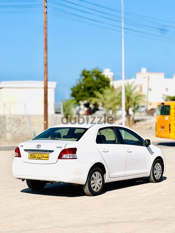 Toyota Yaris 2013 8