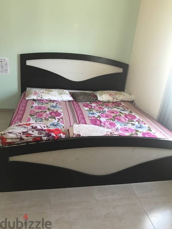 200*200 king size bed with mattress 0