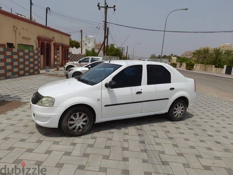 Renault Logan 2012 3