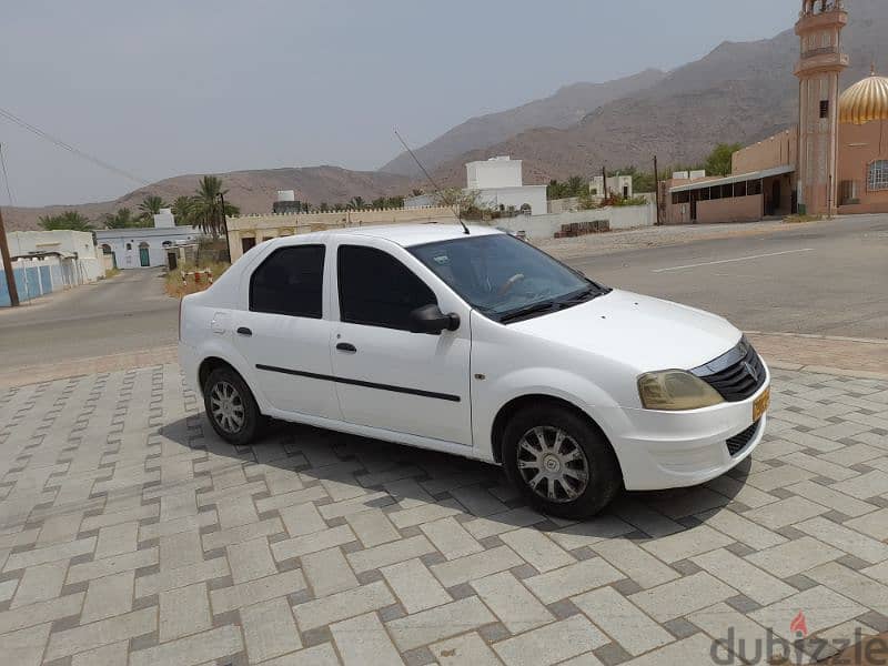 Renault Logan 2012 5