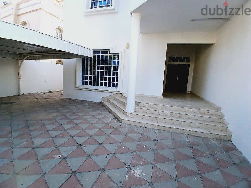 Ghubrah north villa for rent الغبرة الشمالية فيلا للايجار 1