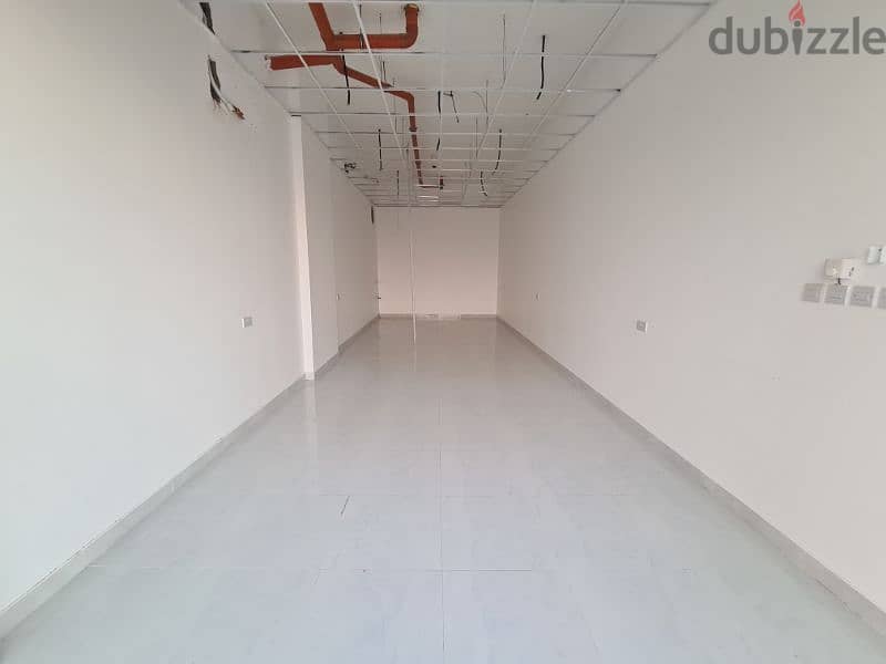 محل للایجار فی المعبیله shop for rent  Maabilah 5