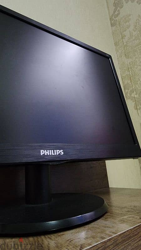 PHILIPS LED 193V5 MONITOR 2