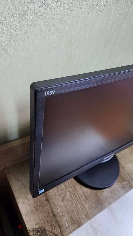 PHILIPS LED 193V5 MONITOR 5