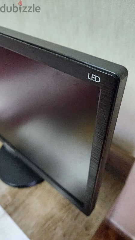 PHILIPS LED 193V5 MONITOR 6