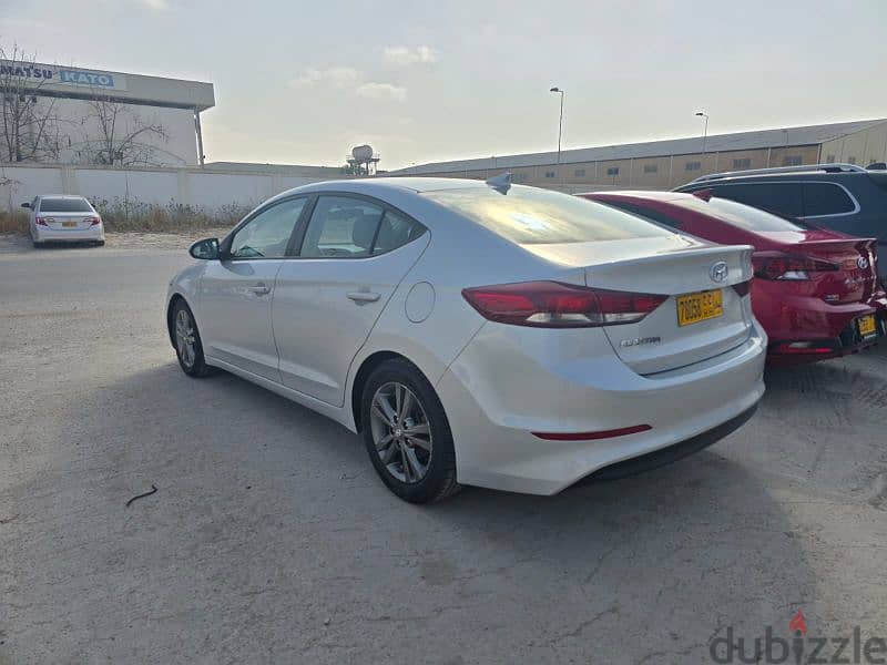 Hyundai Elantra 2018 5