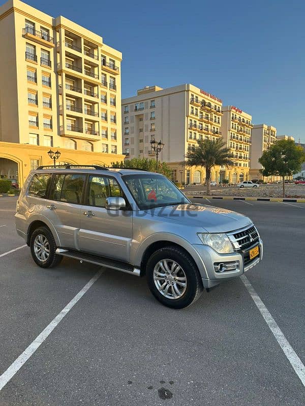 Mitsubishi Pajero 2017 0