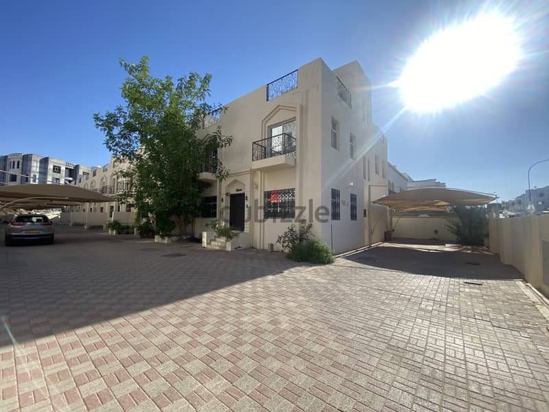 5me13-Amazing 4BHK villa for rent in bosher al mona 1