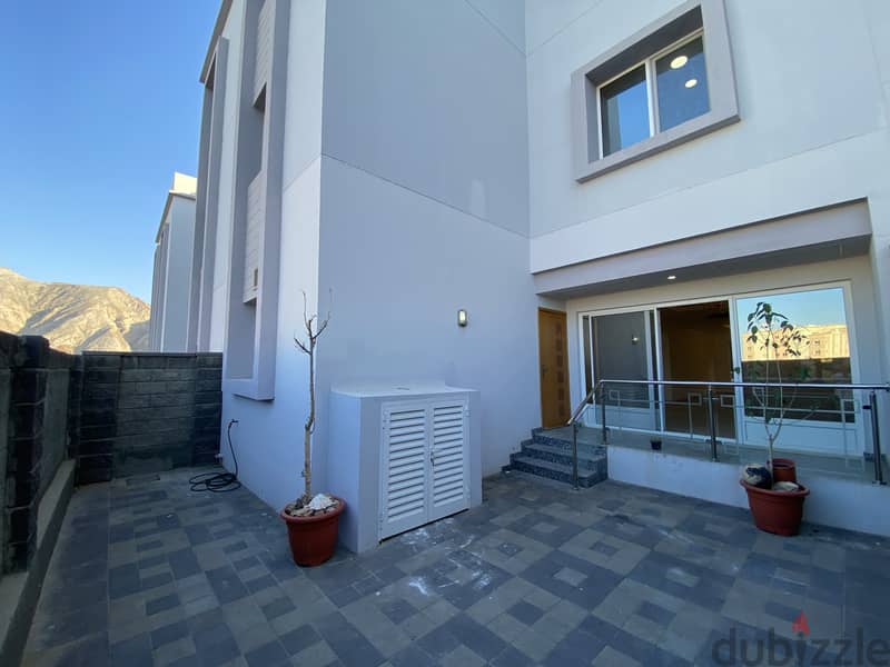 5me15-Outstanding 5+1BHK villa (compound ) in bosher al mona 19