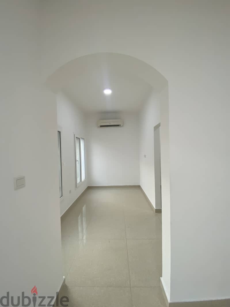 5me15-Outstanding 5+1BHK villa (compound ) in bosher al mona 14