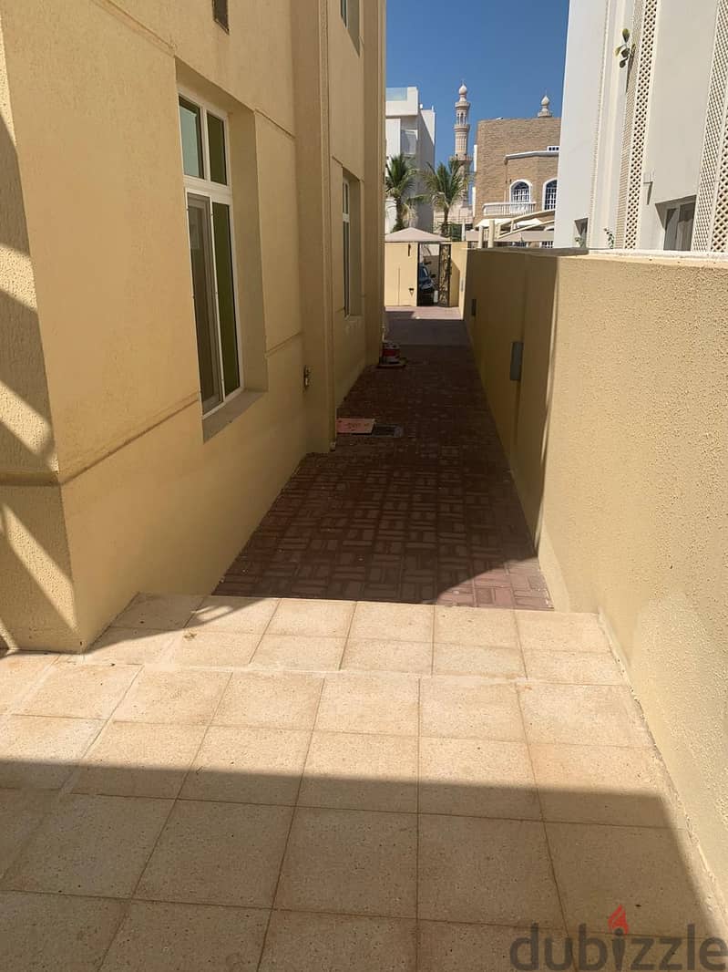 villa for rent close to the beach located al hail north 17