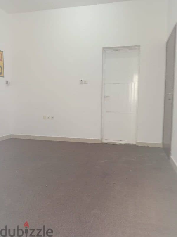 Available flat for Bachlar only Alkhoud souq, 4