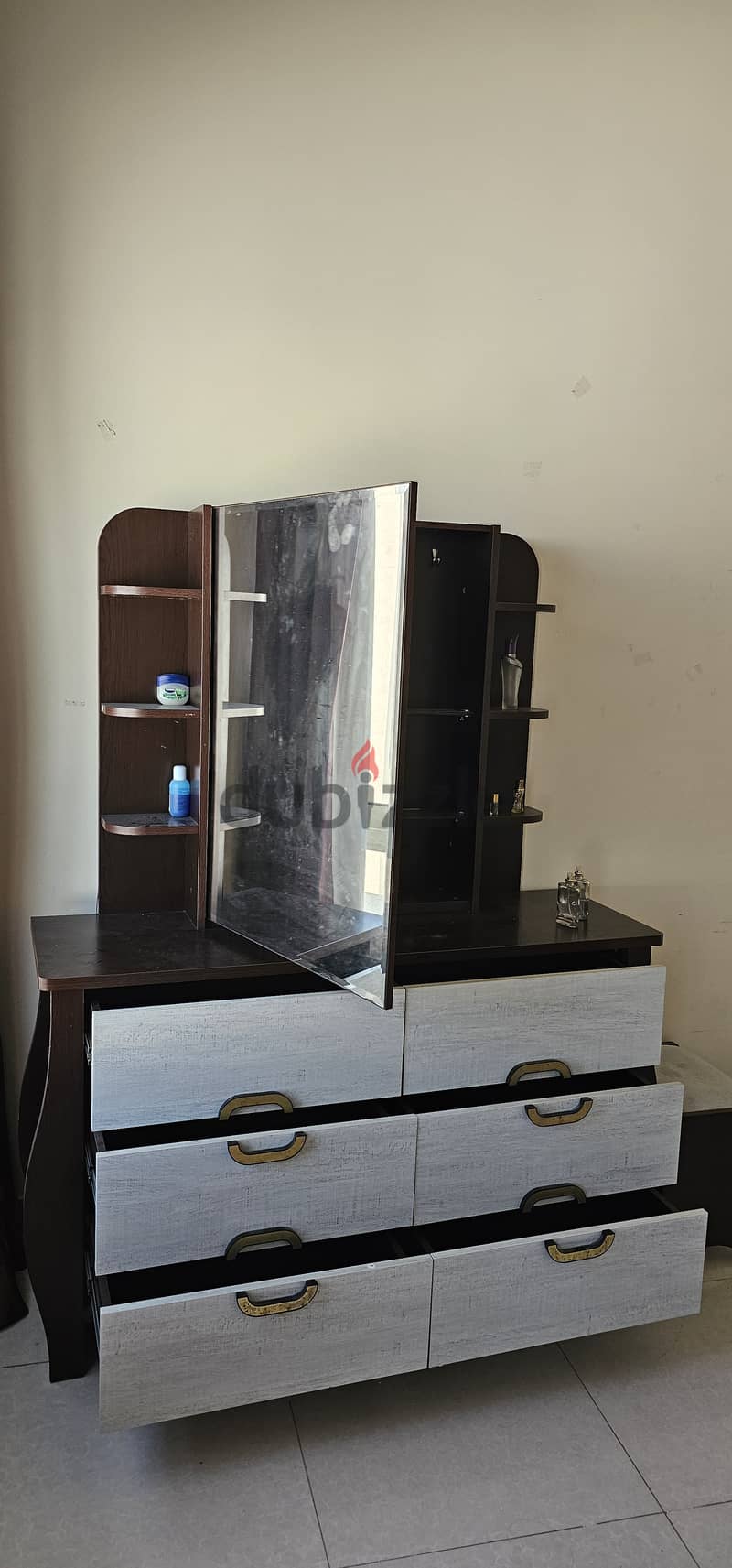 Dresser with chest of drawers 2