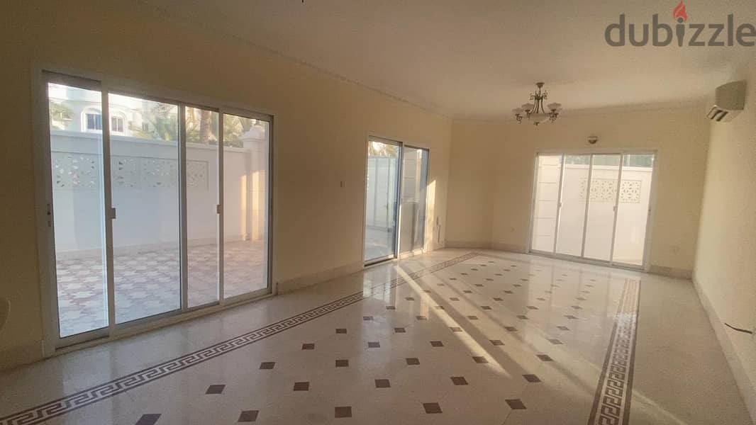 6Me28-Fabulous 5BHK Villa for rent in Qurm, Al Sarooj Street 3