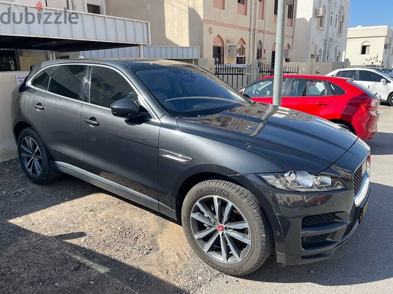 Jaguar E-PACE R-DYNAMIC HSE 2019 3