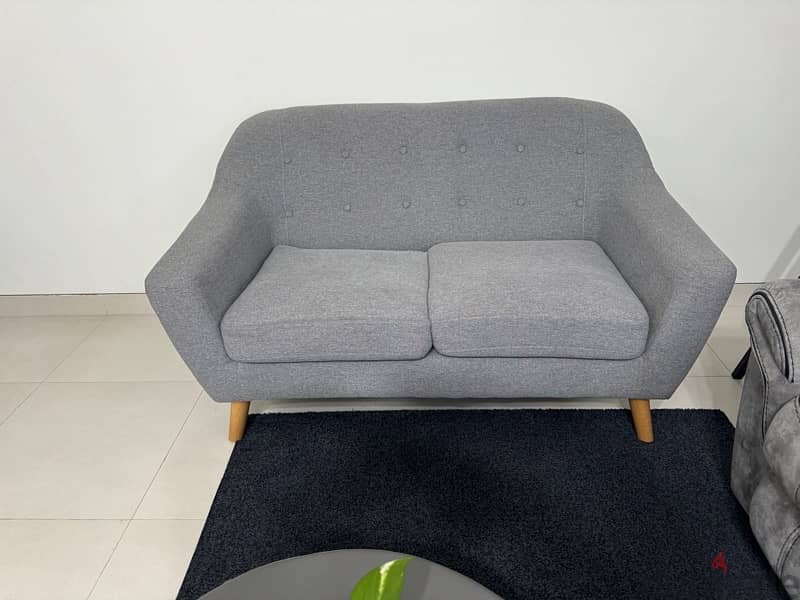 2 seater sofa excellent condition 2