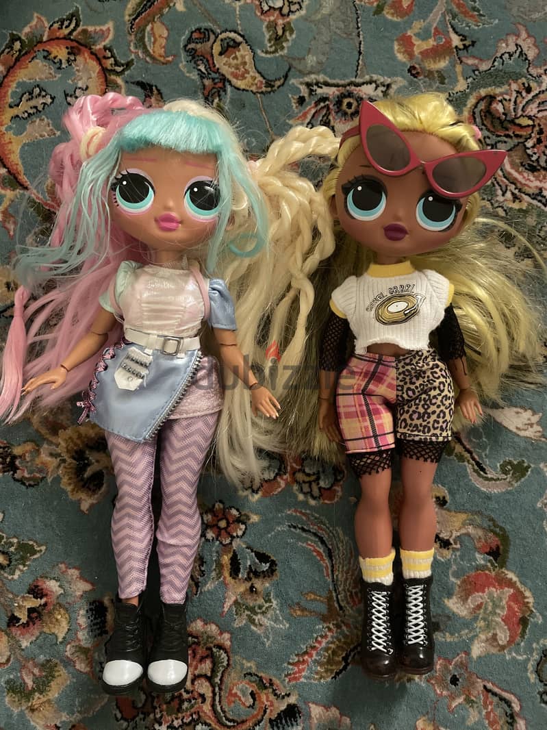 Barely used american LOL OMG dolls 0