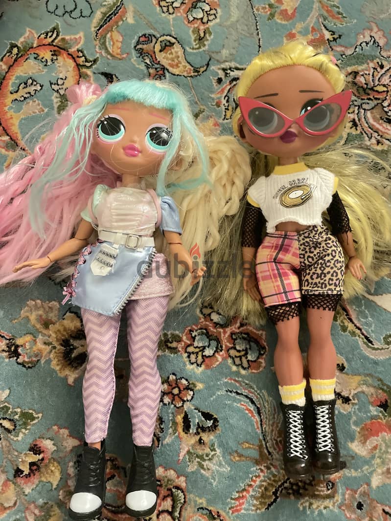 Barely used american LOL OMG dolls 1