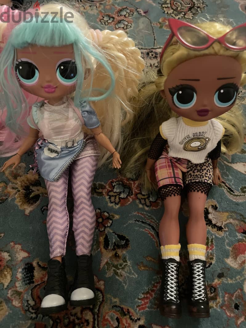 Barely used american LOL OMG dolls 2