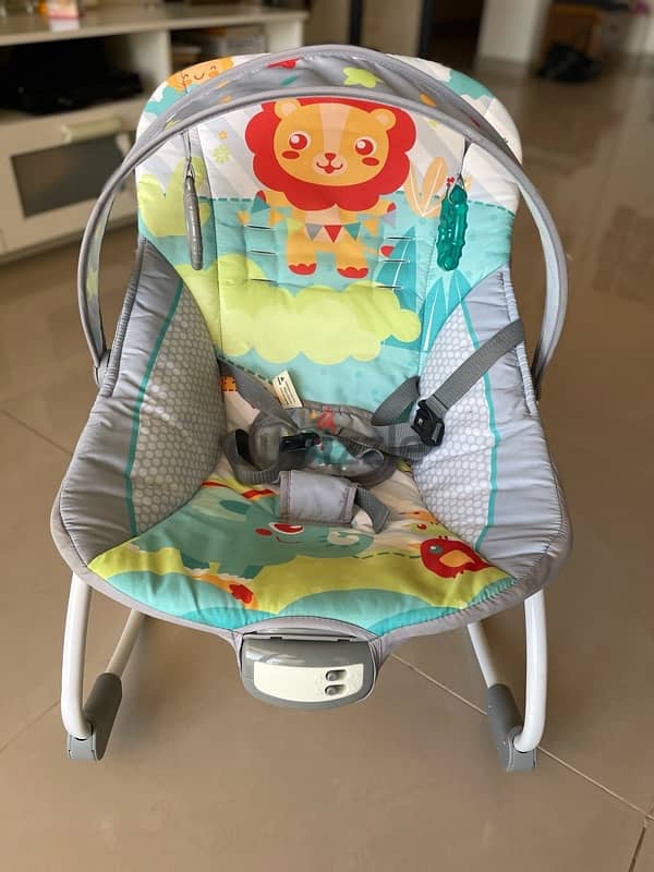 Baby Rocker in Mint Condition with vibration and music 4