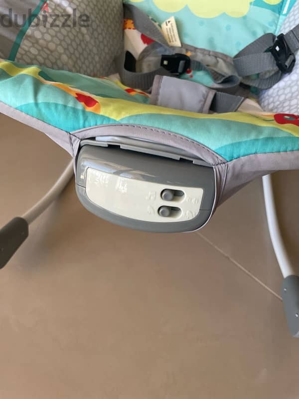 Baby Rocker in Mint Condition with vibration and music 5