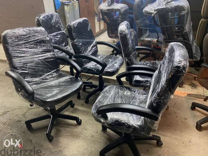 Executive office chairs refurbished at Mutrah more than 150pcs 0
