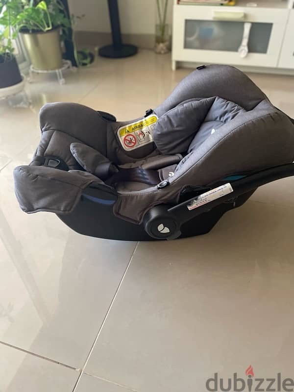 Joie car seat. Mint condition 6