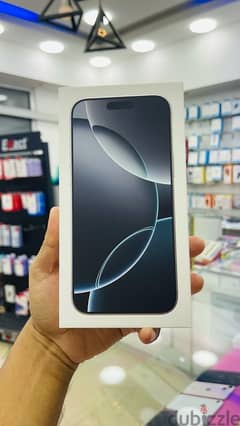 iPhone 16 Pro Max, 256gb White Titanium Arabic 0