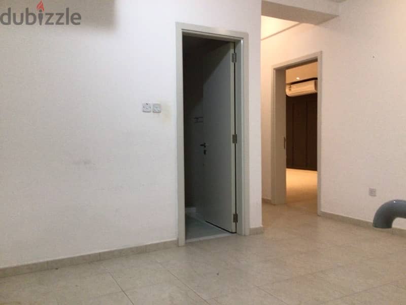 a deluxe 3 bhk duplex flat in Qurum 29 near philipino school 7