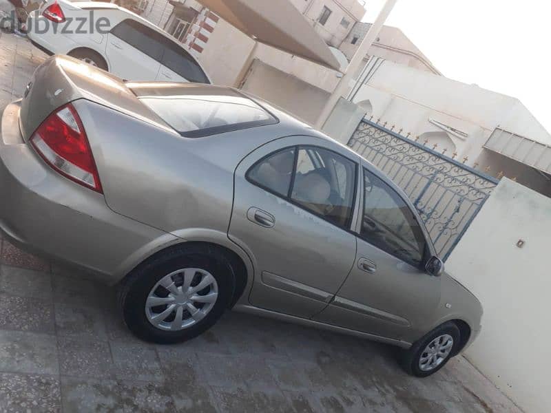 Nissan Sunny 2010 3