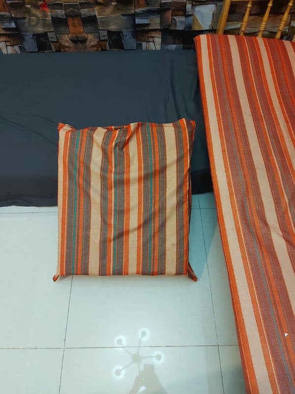 sofa with 3 cushion 1