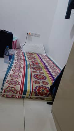 azaiba room bed space 40 Riyal only. . . 0