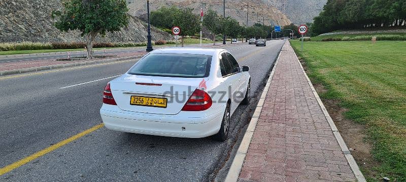 Mercedes-Benz E240 2005 3