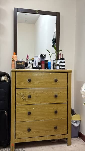 Dressing table in good condition for sale 1