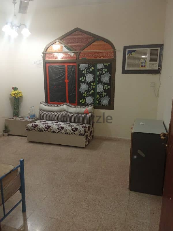 Room for rent in Al Hail near shell petrol pump 2