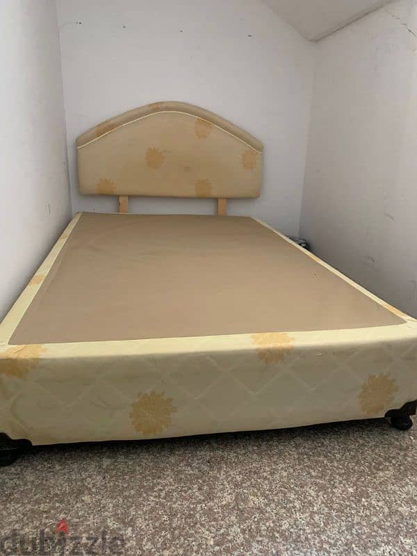 DIWAN BED BASE ONLY LITTLE USES 0