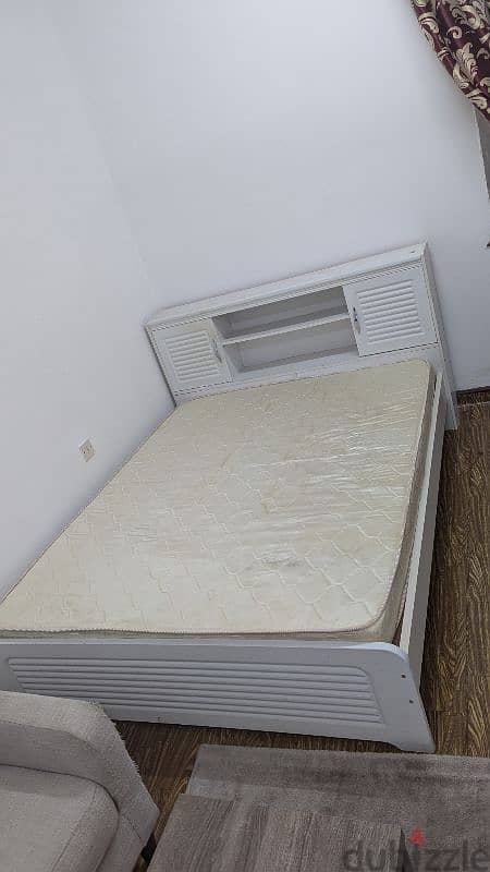 Bed and mattress for urgent Sale 0