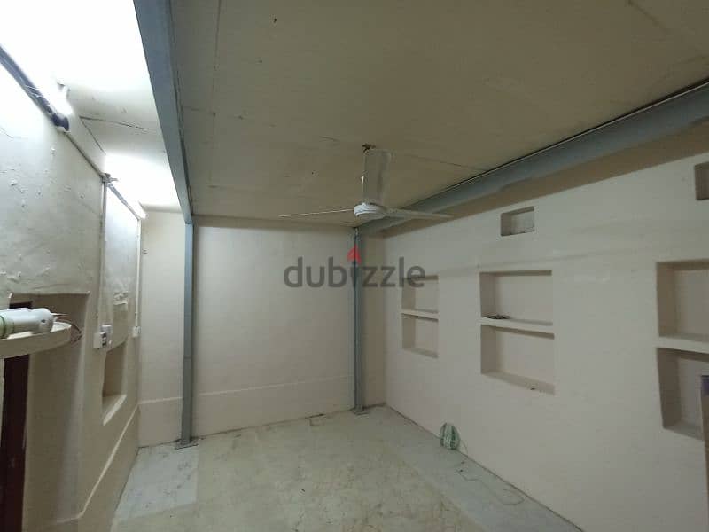 commercial space for rent 200 OMR 2