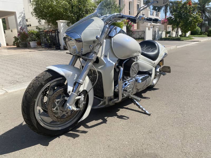 Suzuki boulevard m109r costume bike 4