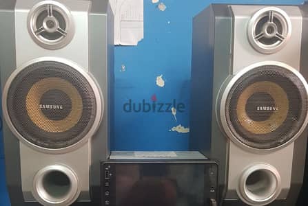 Urgent Bookshelf speaker