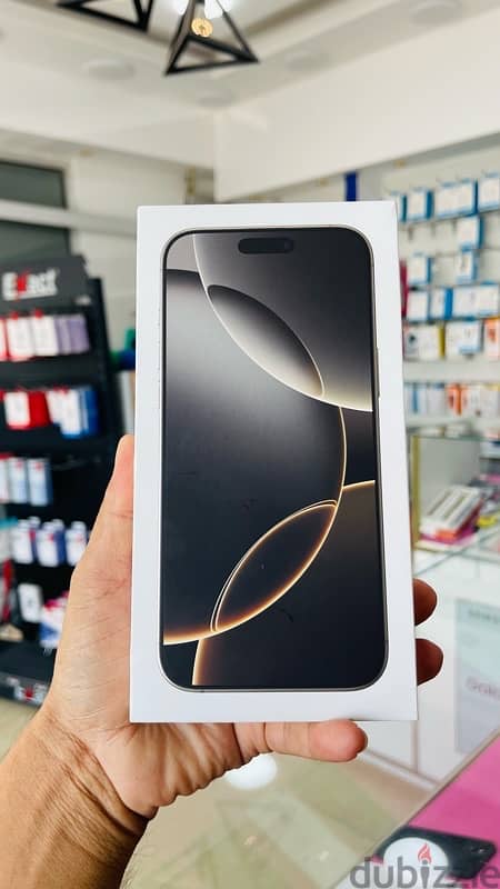 iPhone 16 Pro Max, 256gb Natural Titanium Arabic 0