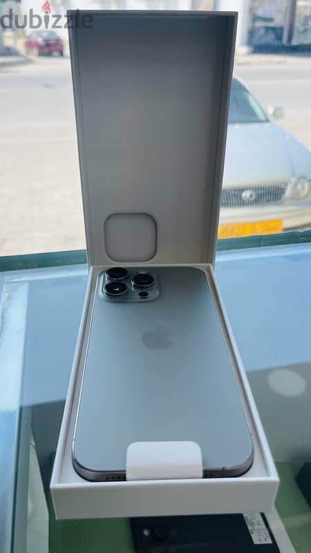 iPhone 16 Pro Max, 256gb Natural Titanium Arabic 2