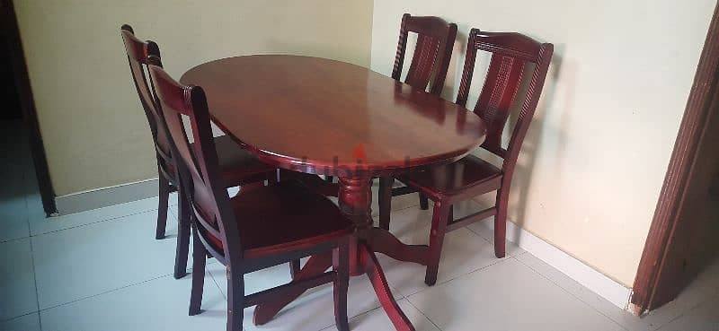 4 seater dining table 0