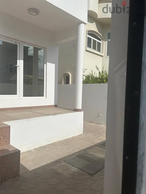 villa for rent near mall of Oman 1