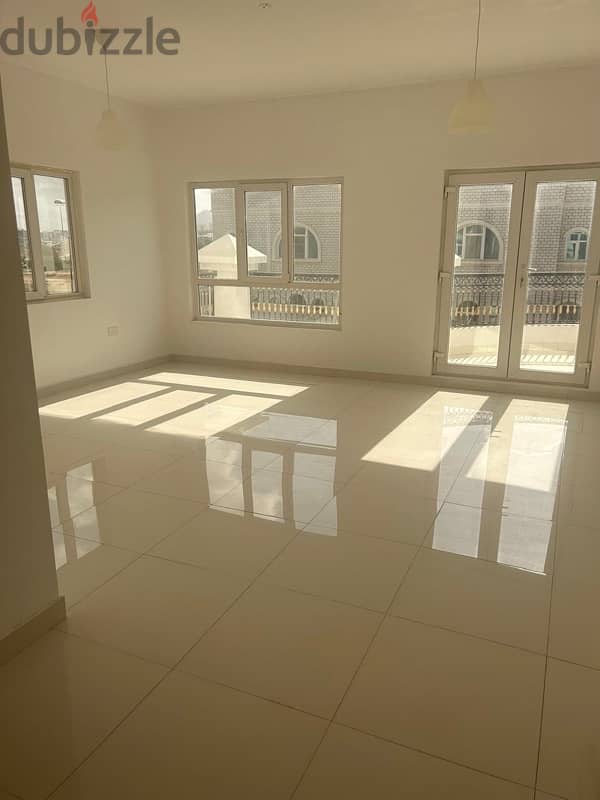 villa for rent near mall of Oman 4