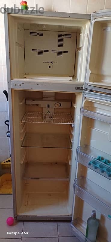 Double Door fridge need to be repaired 4