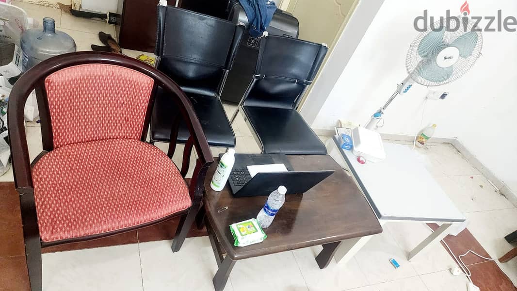 table, chair, trolly in good condition 0