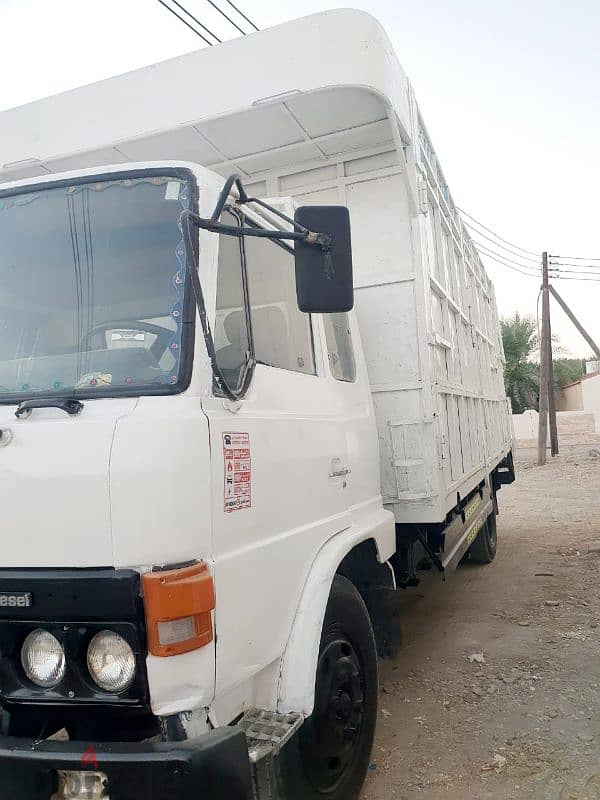 Hino 7ton mulkiya 1year. 2850 omr 1